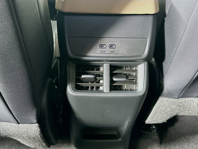 Used 2025 Chevrolet Equinox ACTIV w/ Safety and Technology Package image 26