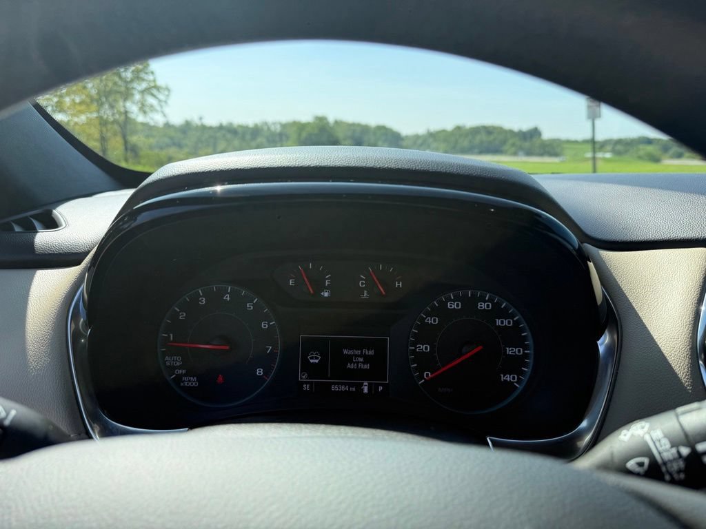 Used 2023 Chevrolet Traverse LS AWD/4WD image 35