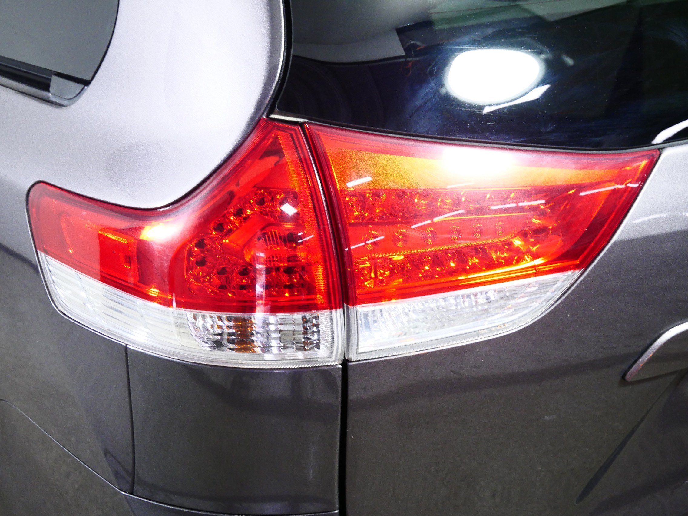 Used 2012 Toyota Sienna LE FWD image 17