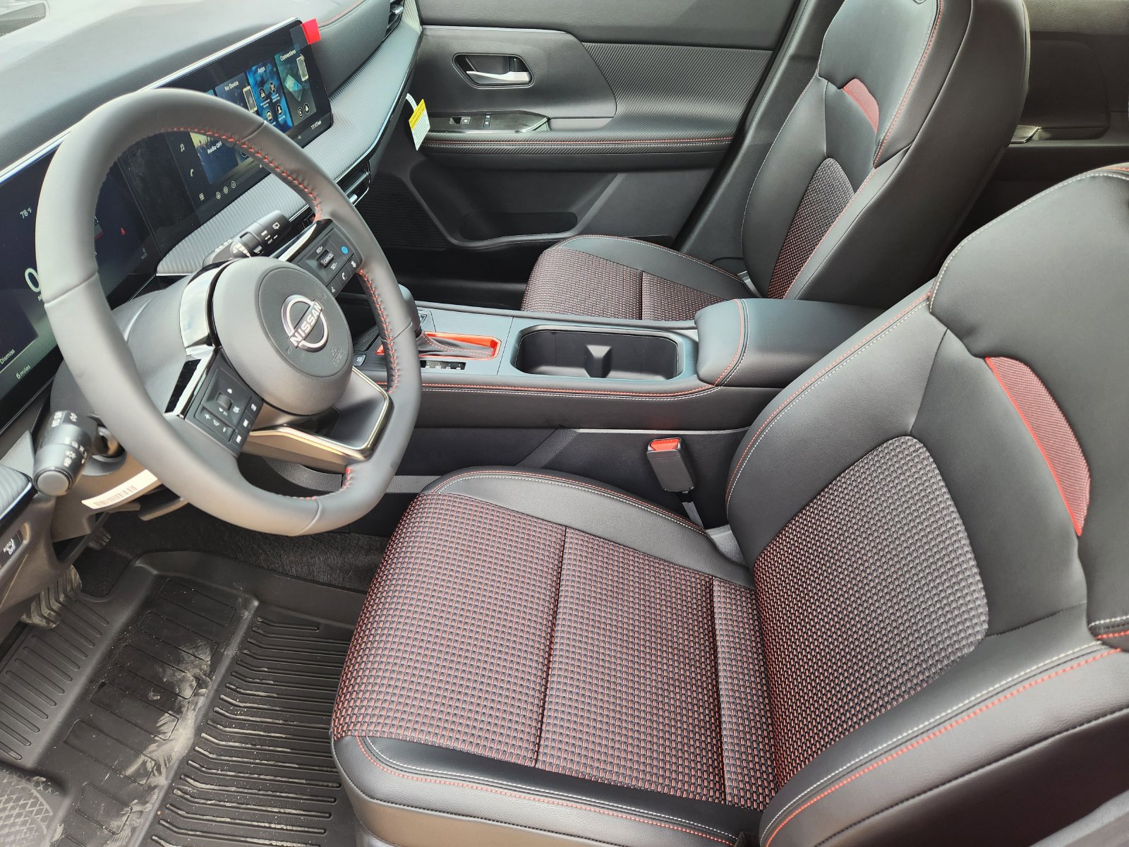 New 2026 Nissan Kicks SR w/ Cold Weather Package FWD image 12