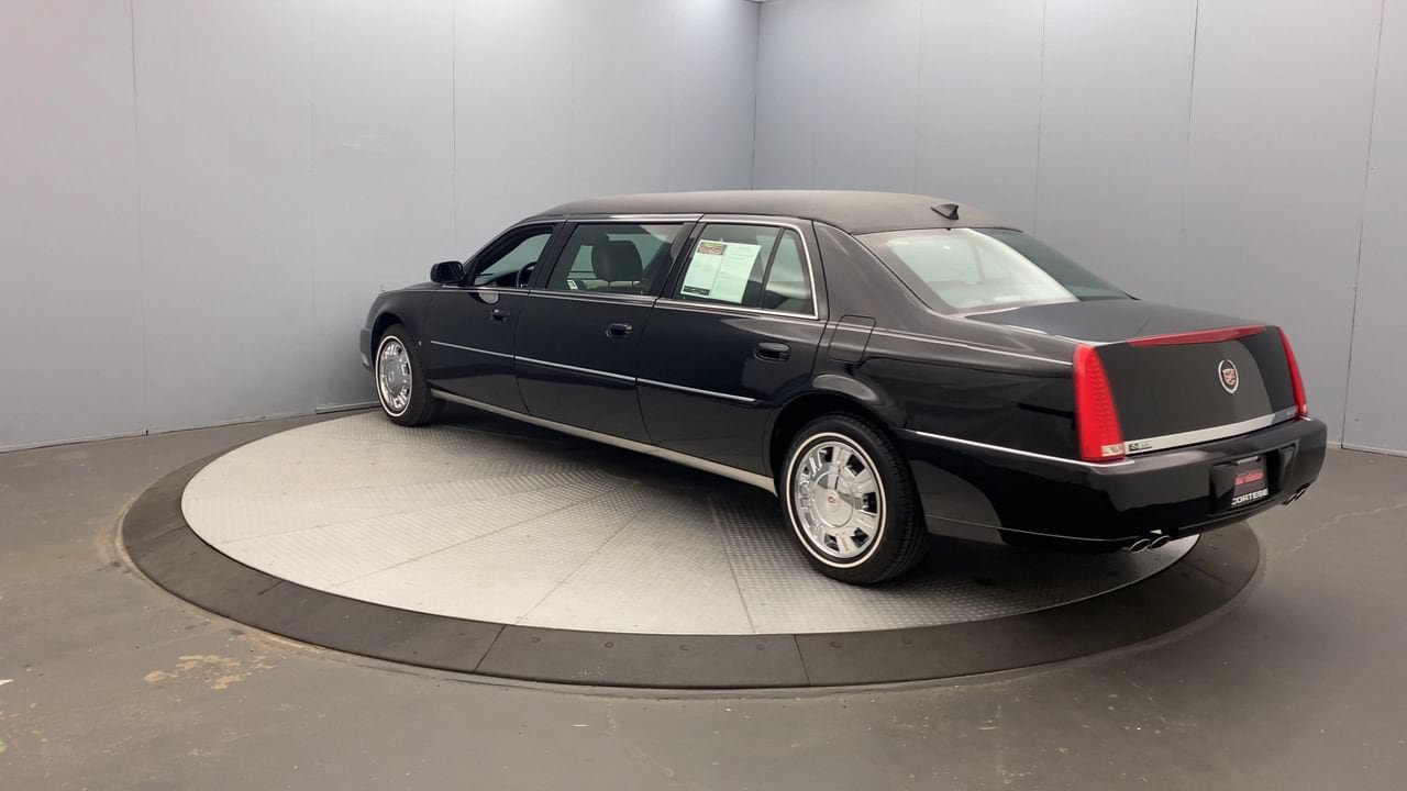 Used 2009 Cadillac DTS Limousine FWD image 3