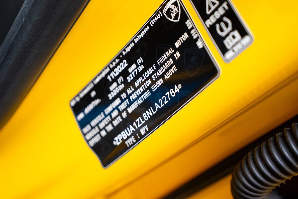 Used 2022 Lamborghini Urus AWD/4WD image 68