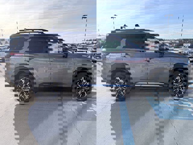 New 2026 Nissan Pathfinder Platinum image 5