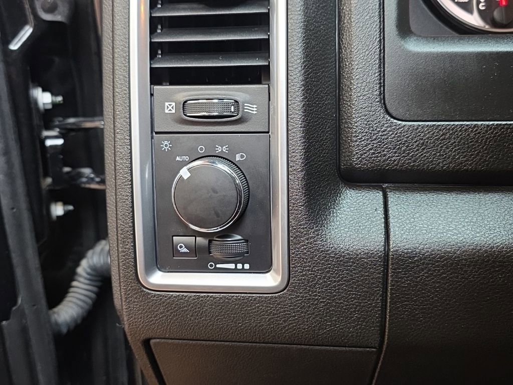 Used 2021 RAM 1500 Classic Warlock image 23