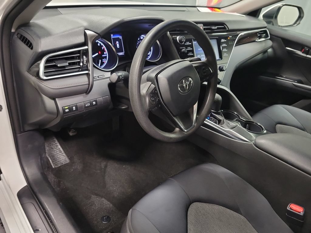 Used 2018 Toyota Camry LE FWD image 16