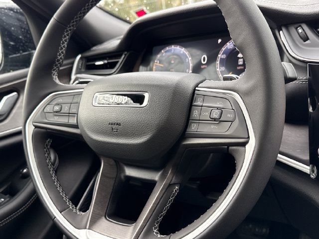 New 2026 Jeep Grand Cherokee L Limited w/ Limited Altitude Package AWD/4WD image 13