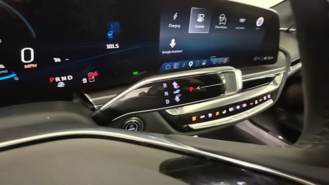 Used 2024 Cadillac Lyriq Tech RWD image 20