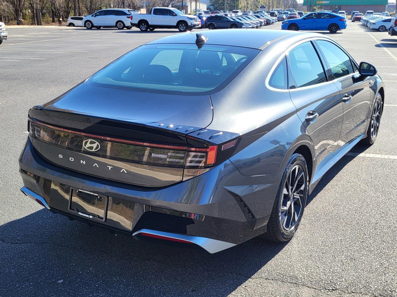 Used 2025 Hyundai Sonata SEL image 2