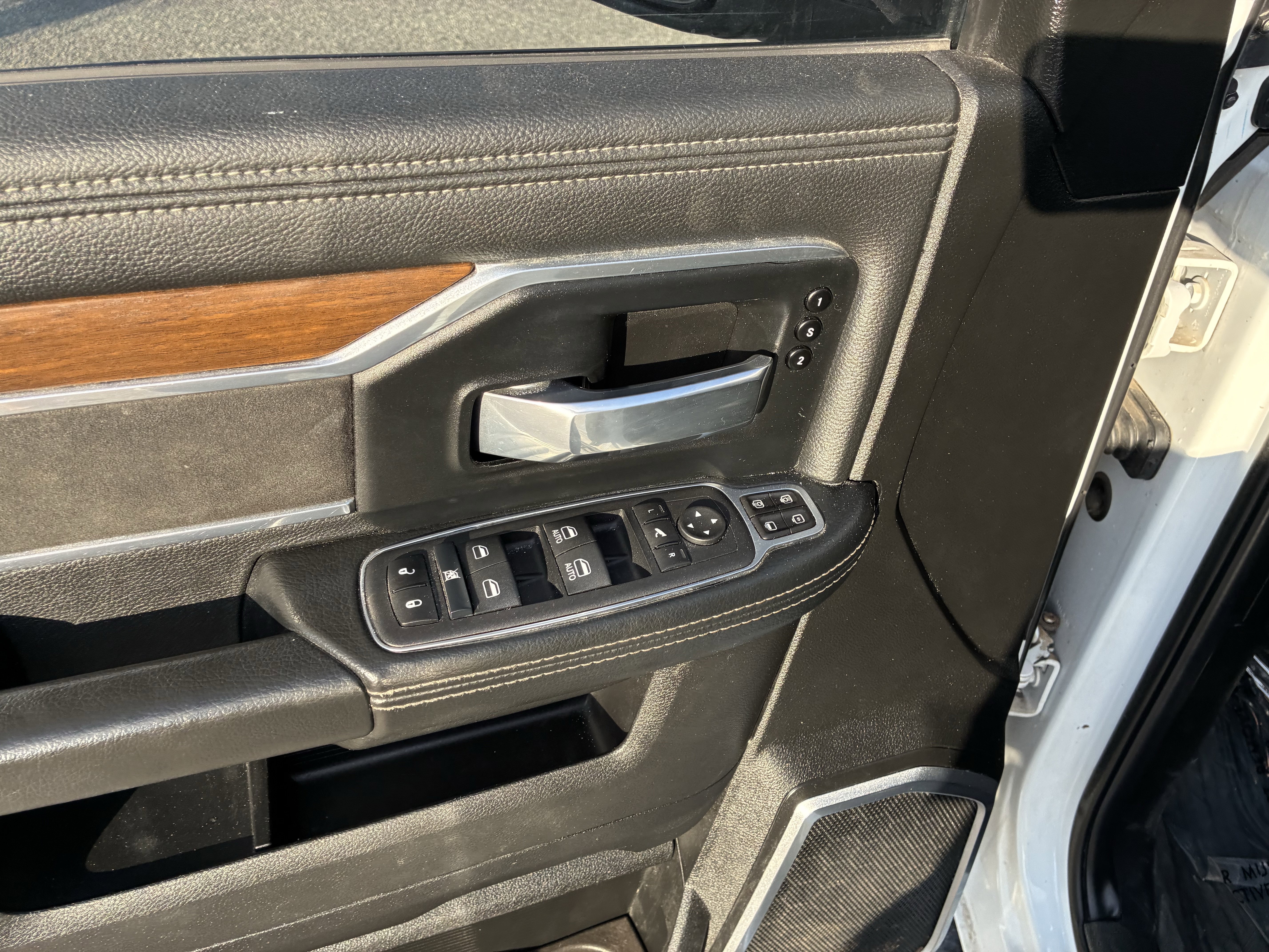 Used 2024 RAM 2500 Laramie image 14