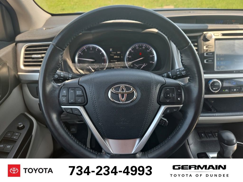 Used 2017 Toyota Highlander XLE w/ Carpet Mat Package AWD/4WD image 20