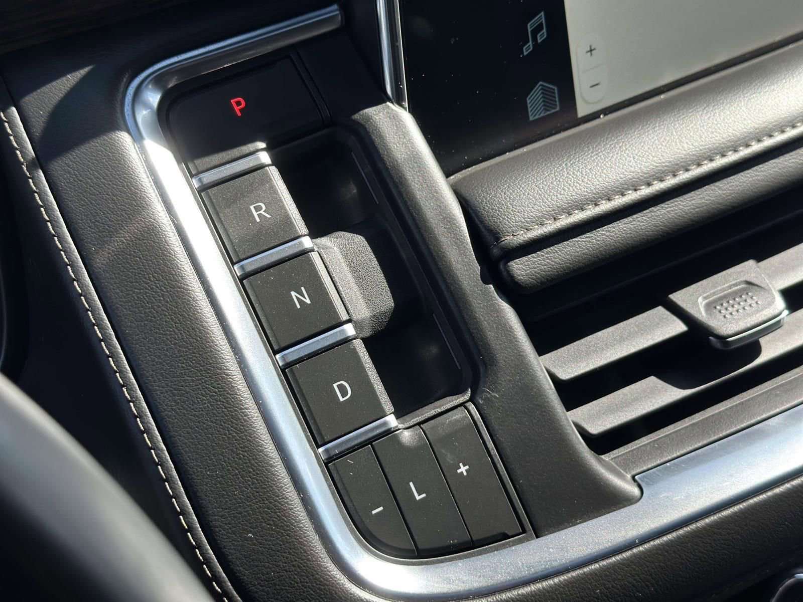 Used 2023 Chevrolet Tahoe High Country image 13