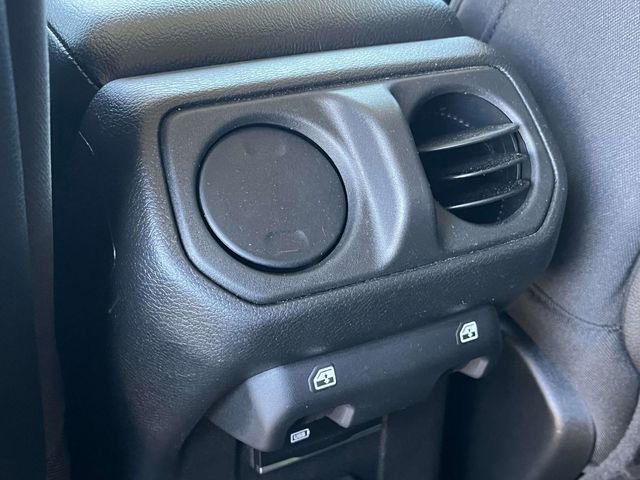 Used 2023 Jeep Gladiator Mojave AWD/4WD image 19