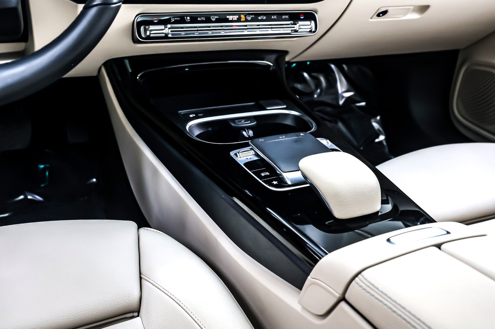 Used 2020 Mercedes-Benz CLA 250 image 7