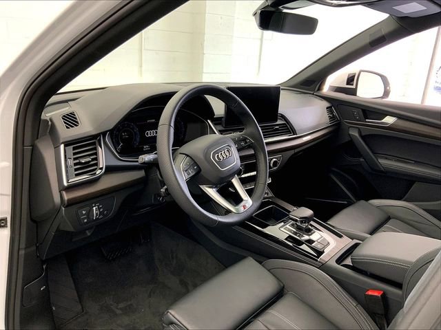 Used 2025 Audi Q5 e Premium Plus w/ Premium Plus Package image 4