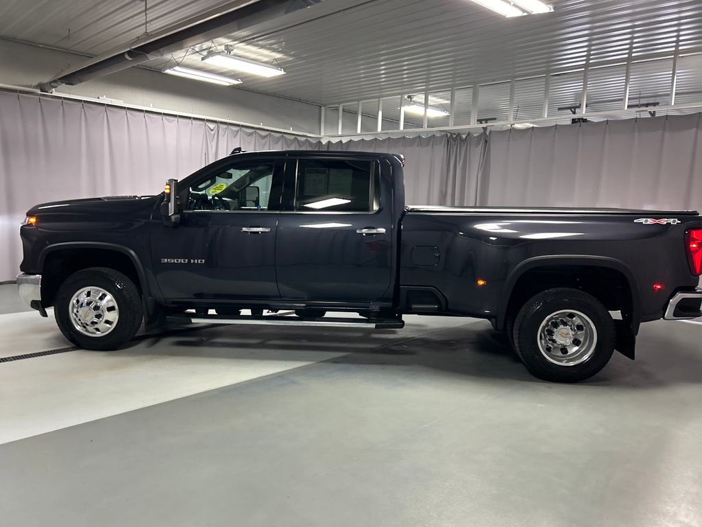 Used 2024 Chevrolet Silverado 3500 LTZ w/ LTZ Convenience Package AWD/4WD image 4