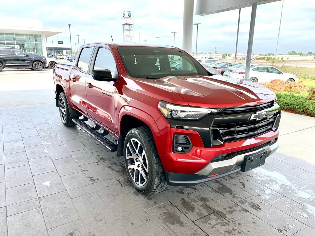 Used 2024 Chevrolet Colorado Z71 w/ Z71 Convenience Package 2 image 3