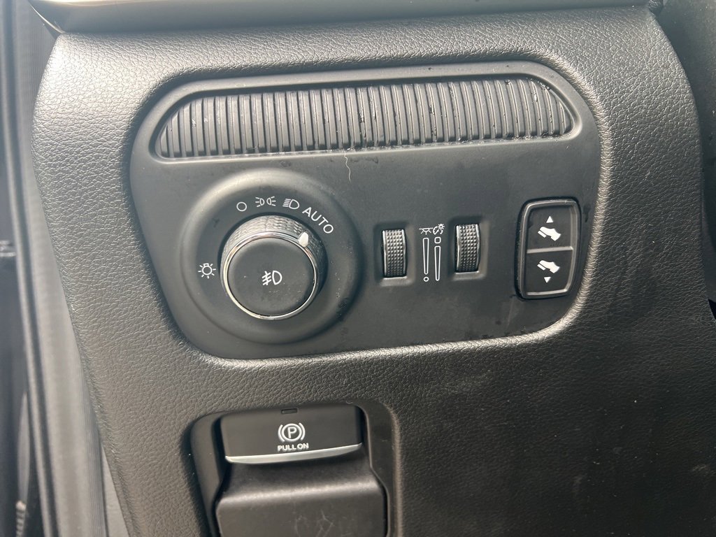 Used 2024 Jeep Wagoneer Series II w/ Flexible Seating Group image 15