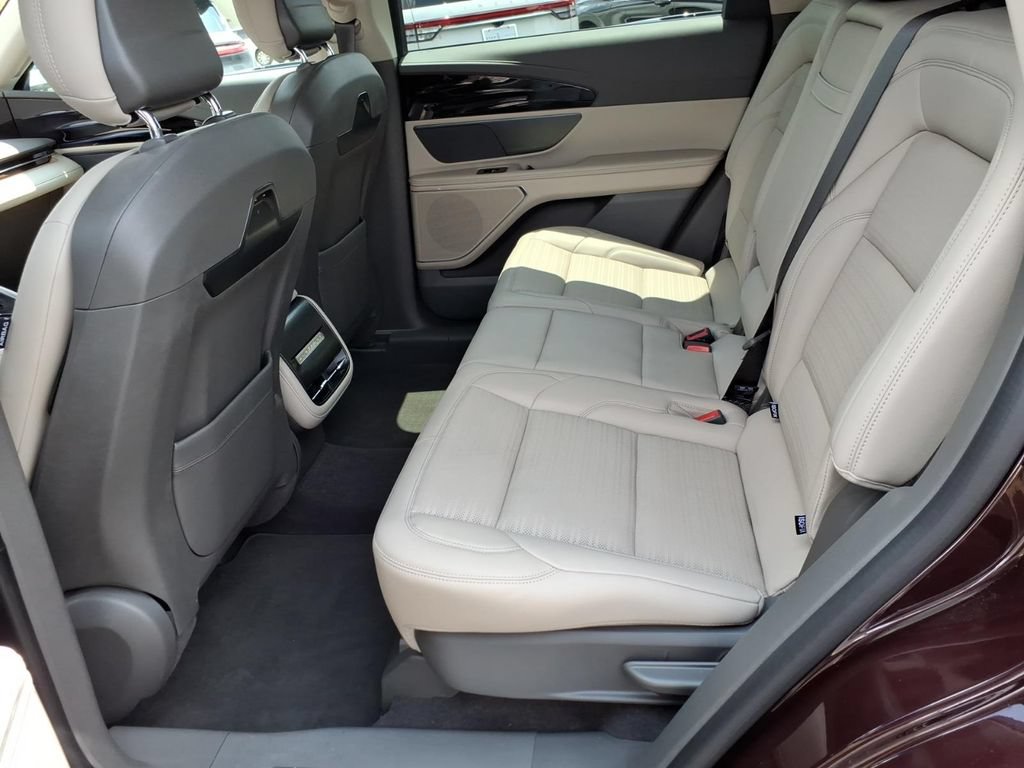 Used 2024 Lincoln Nautilus Reserve AWD/4WD image 11
