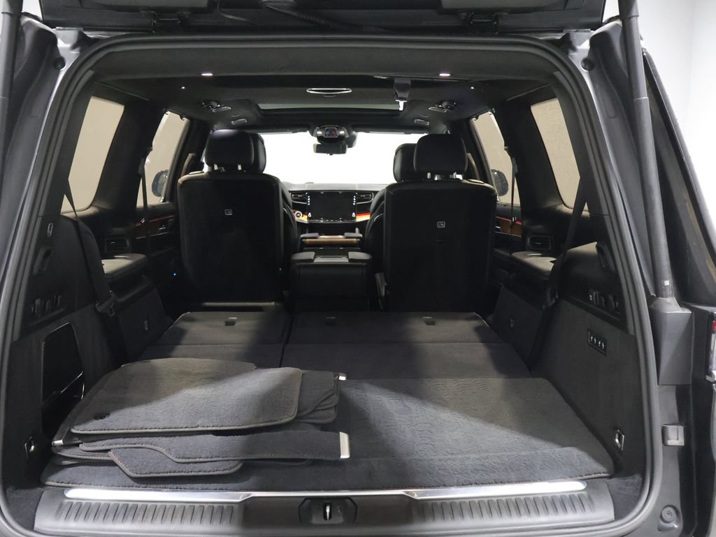 Used 2022 Jeep Grand Wagoneer Series III AWD/4WD image 4