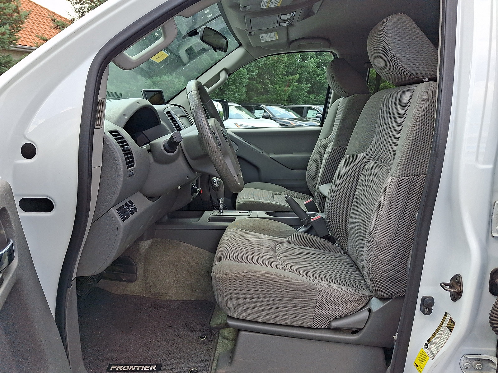 Used 2016 Nissan Frontier SV AWD/4WD image 13