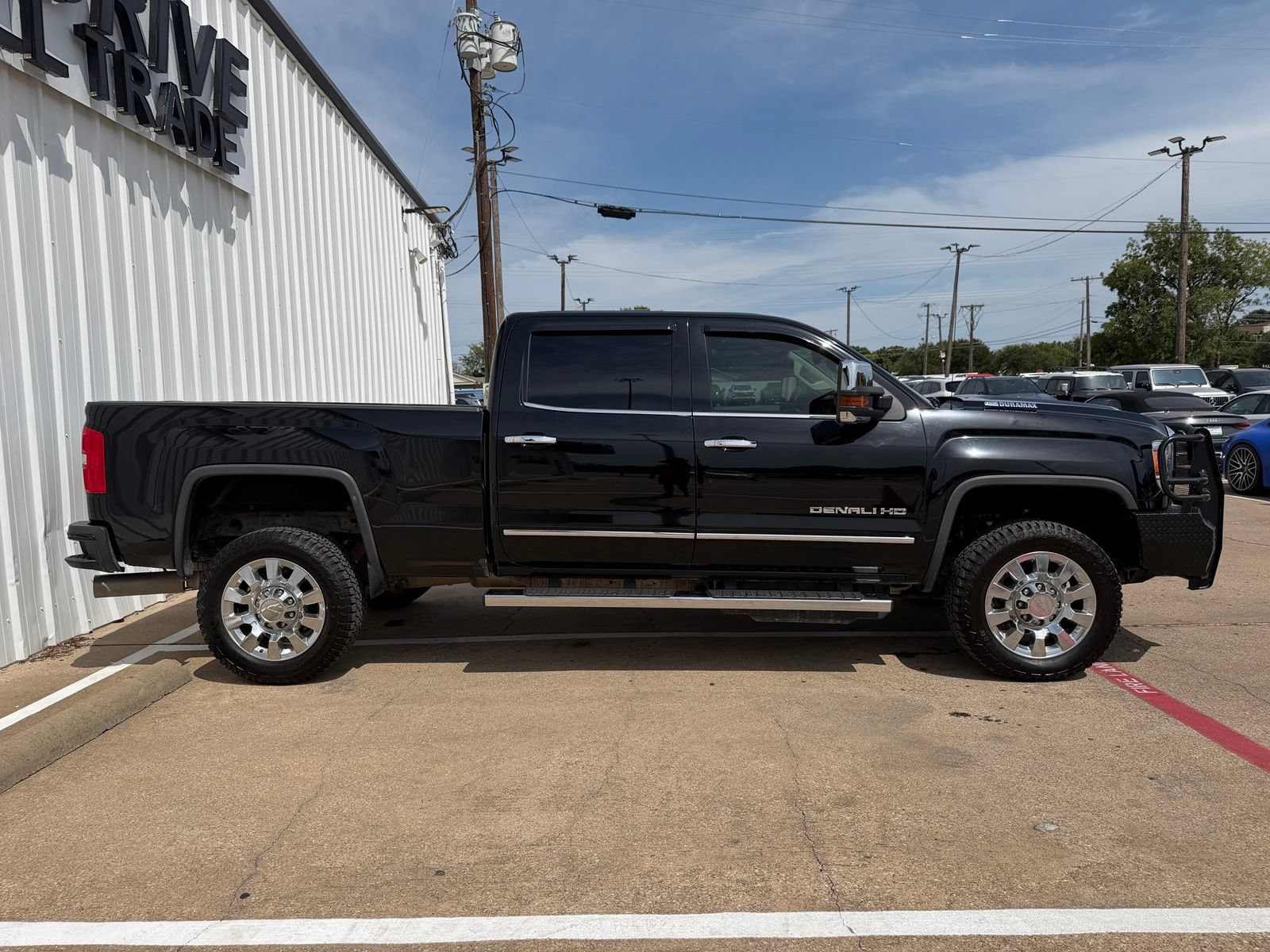 Used 2017 GMC Sierra 2500 Denali w/ Duramax Plus Package AWD/4WD image 8