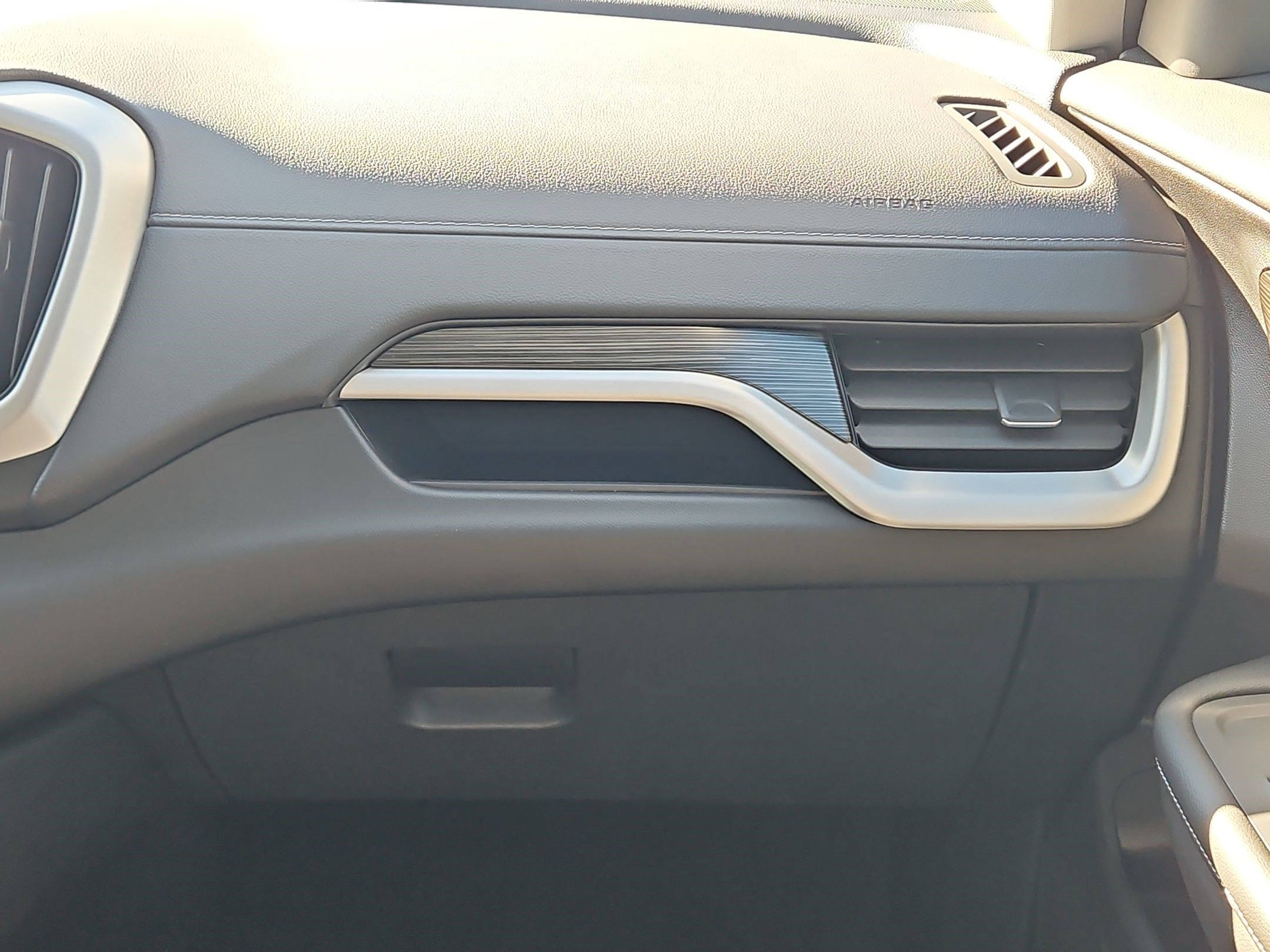 Used 2024 GMC Terrain SLT w/ Elevation Edition AWD/4WD image 30