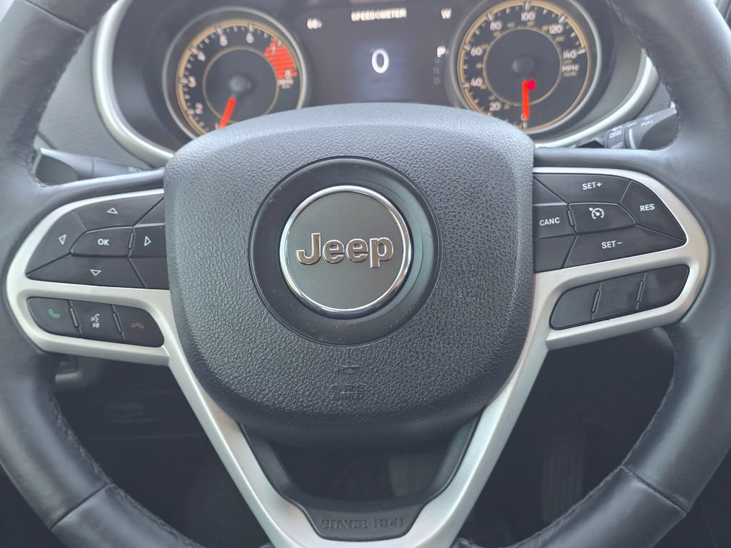 Used 2018 Jeep Cherokee Trailhawk AWD/4WD image 17