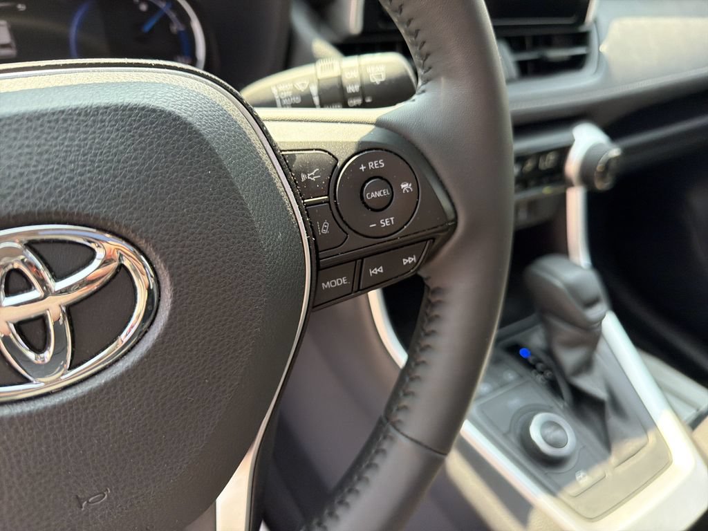 Used 2025 Toyota RAV4 XLE w/ Convenience Package AWD/4WD image 21