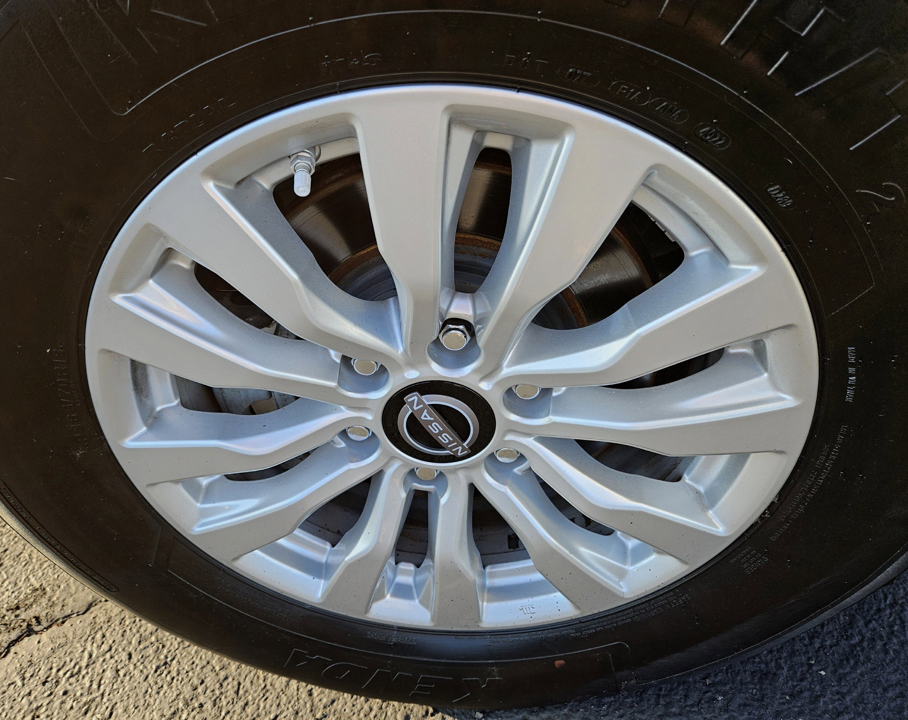 Used 2021 Nissan Armada SV image 4