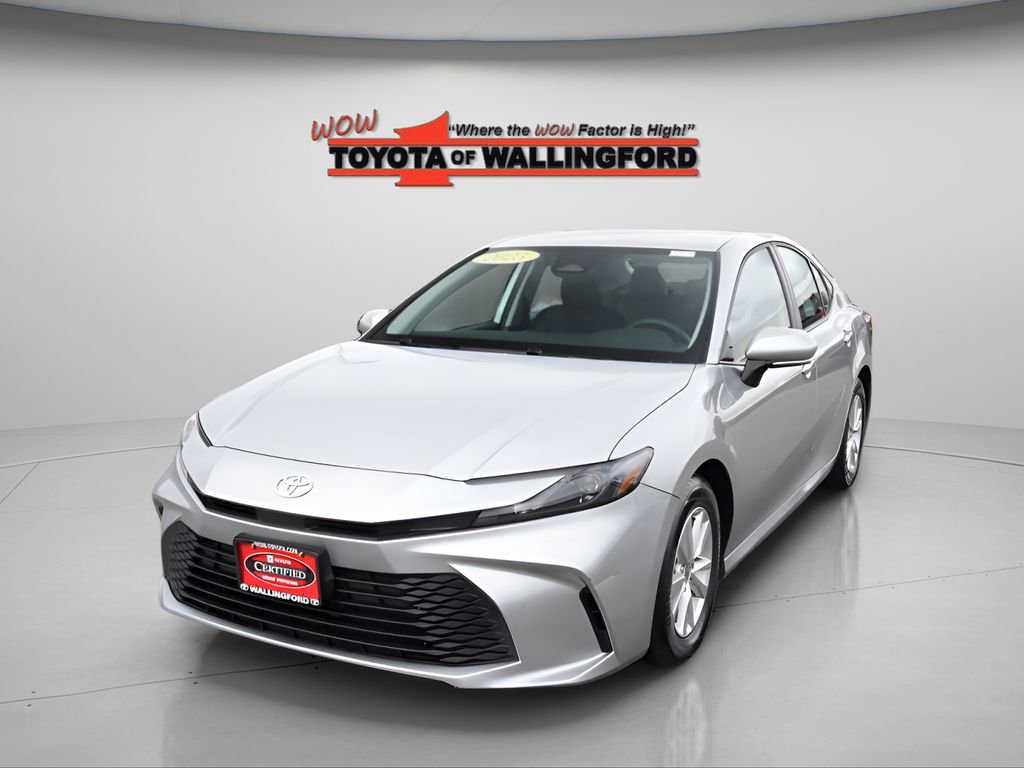 Certified 2025 Toyota Camry LE image 1