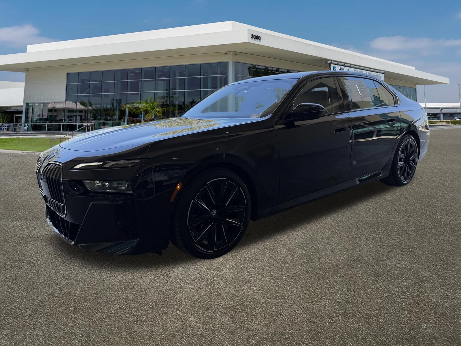 Used 2025 BMW 740i xDrive w/ Premium Package AWD/4WD image 5