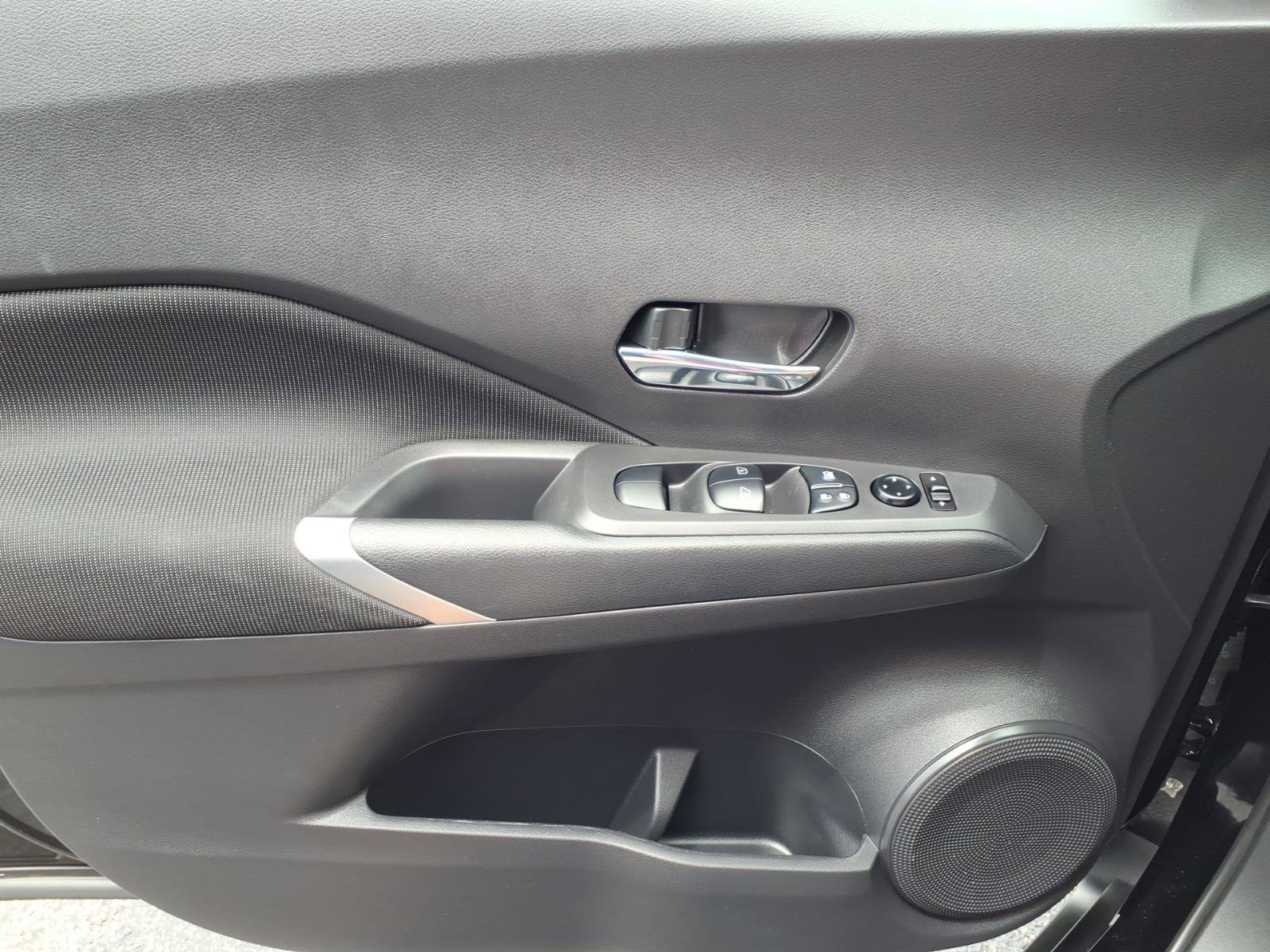 Used 2023 Nissan Kicks SV image 22