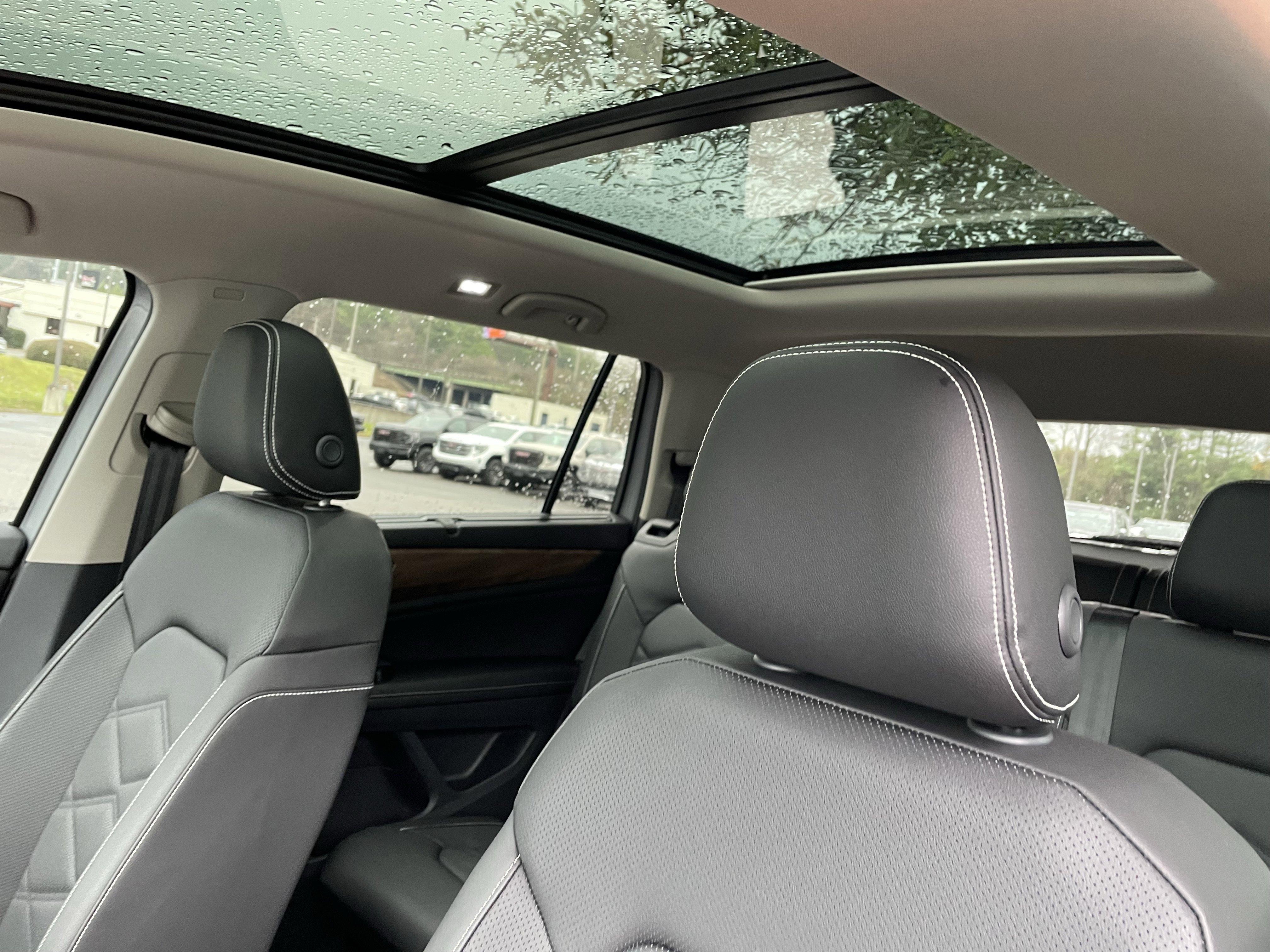 New 2026 Volkswagen Atlas SE image 16