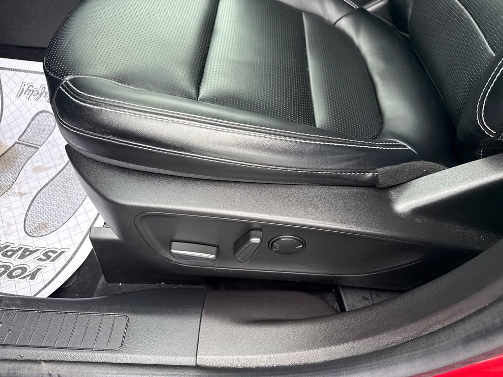 Used 2023 Ford Escape Platinum image 28
