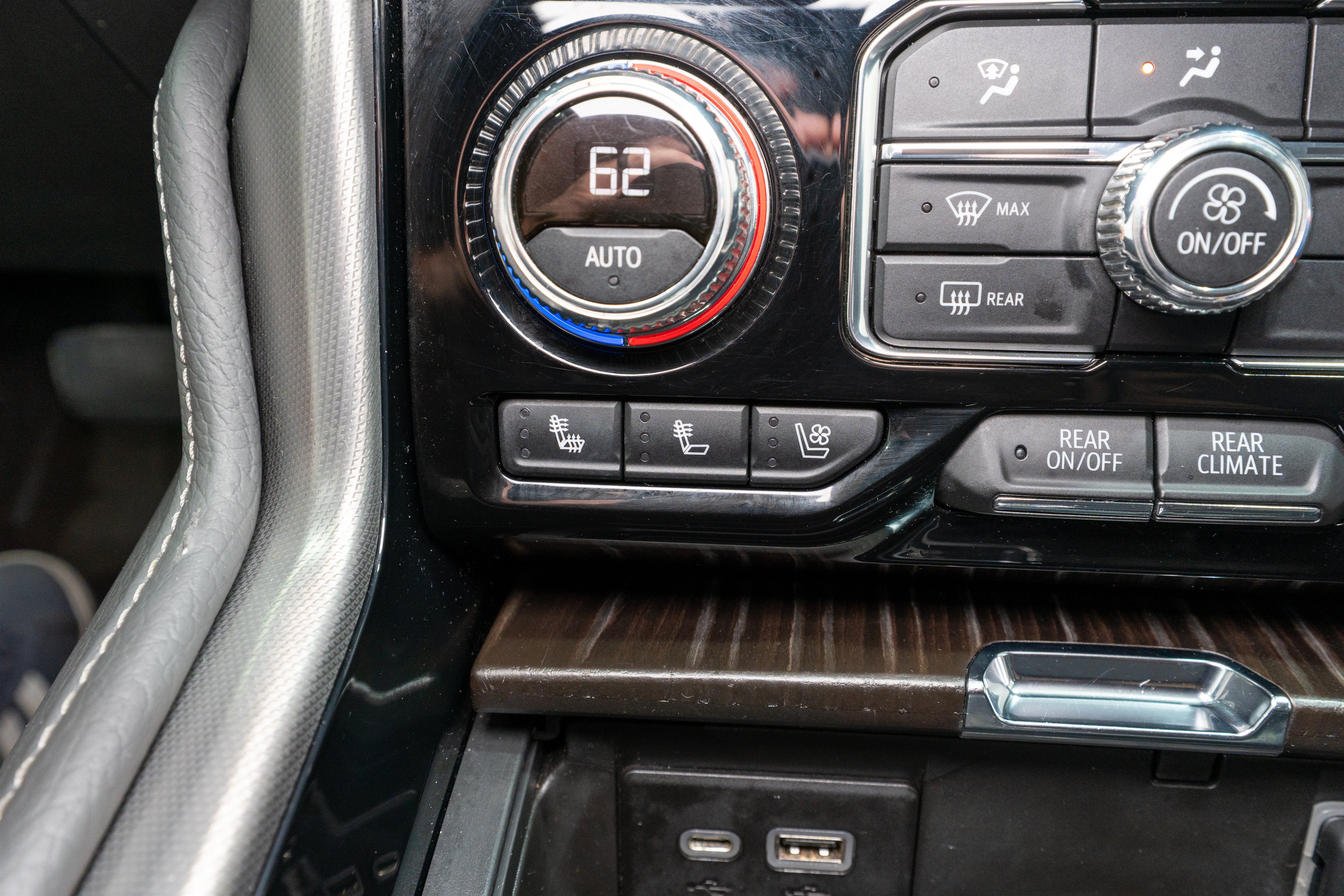 Used 2022 GMC Yukon Denali AWD/4WD image 23