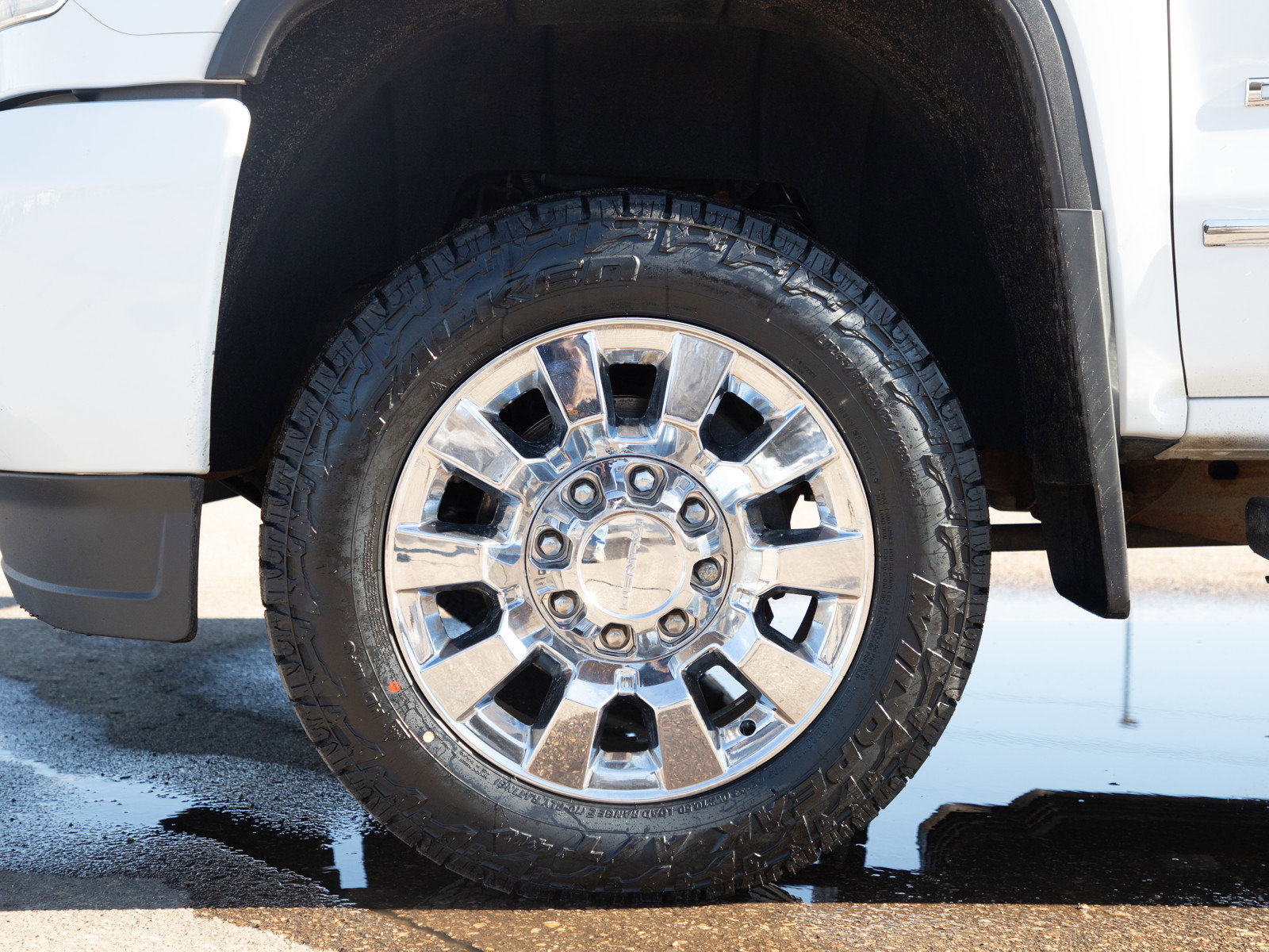 Used 2018 GMC Sierra 2500 Denali image 28