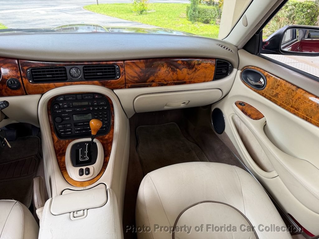 Used 1999 Jaguar XJ8 L RWD image 8