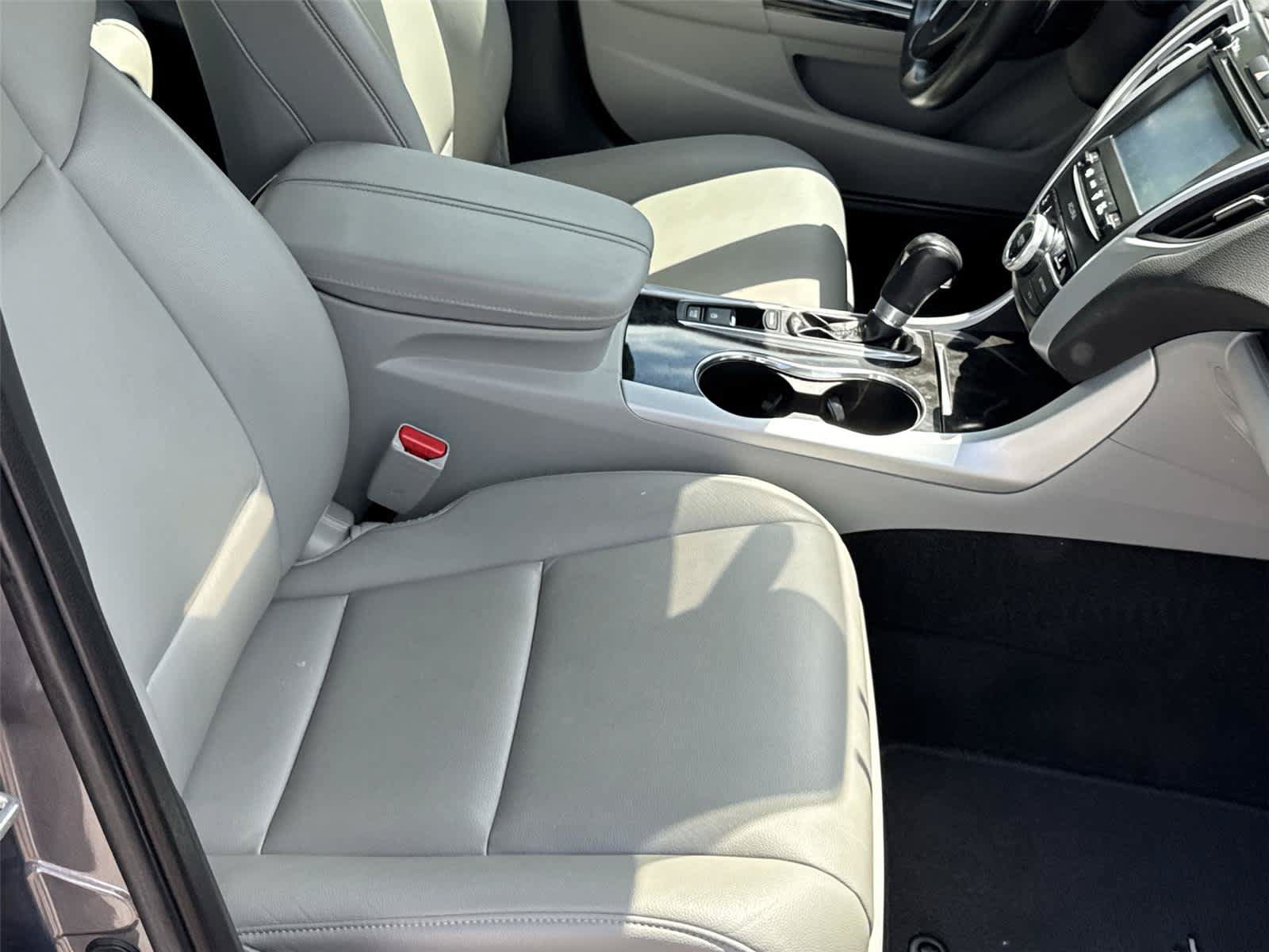 Used 2020 Acura TLX FWD image 15