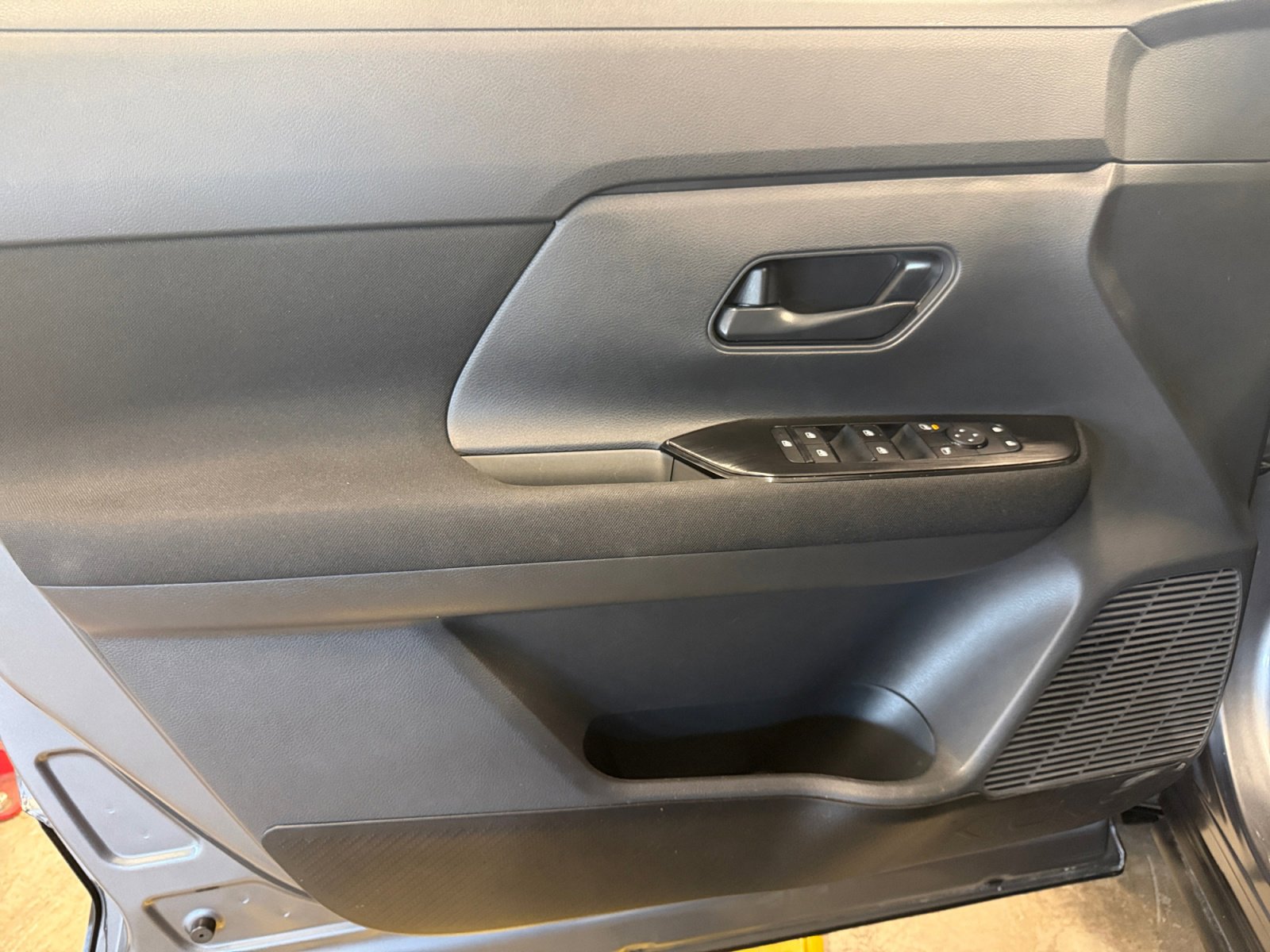 Used 2025 Nissan Kicks S image 26