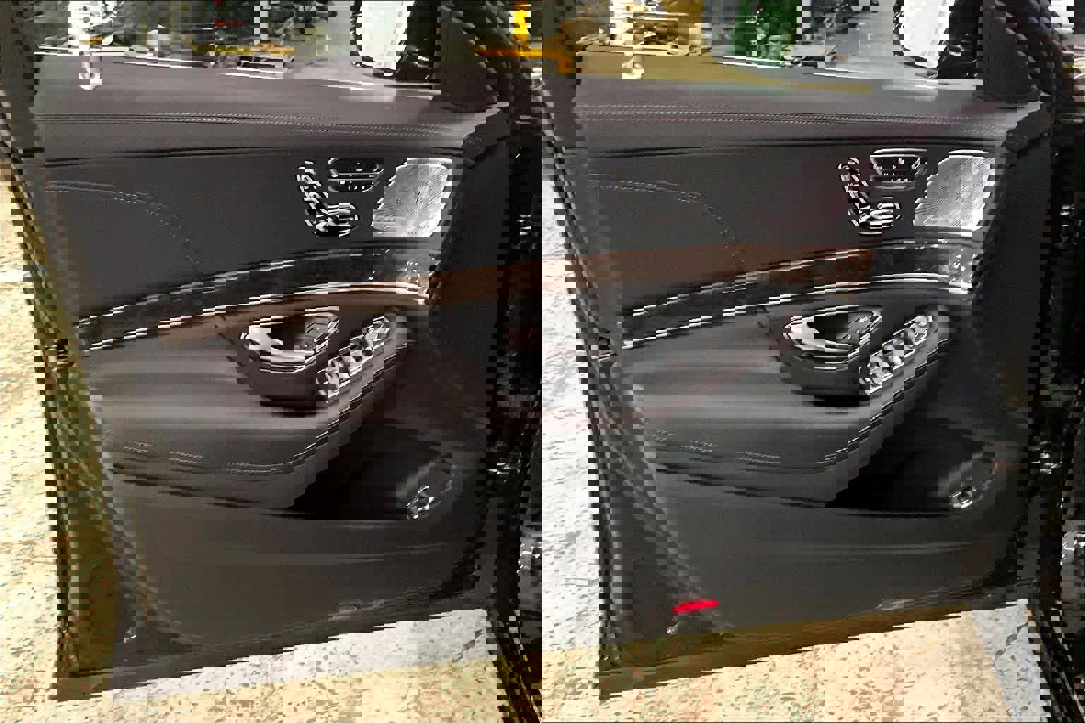 Used 2019 Mercedes-Benz S 560 4MATIC Sedan image 22