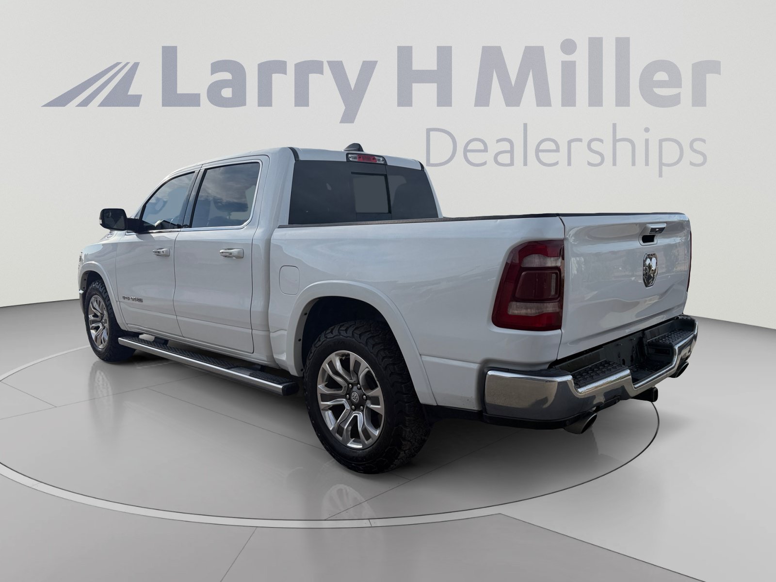 Used 2022 RAM 1500 Limited AWD/4WD image 3