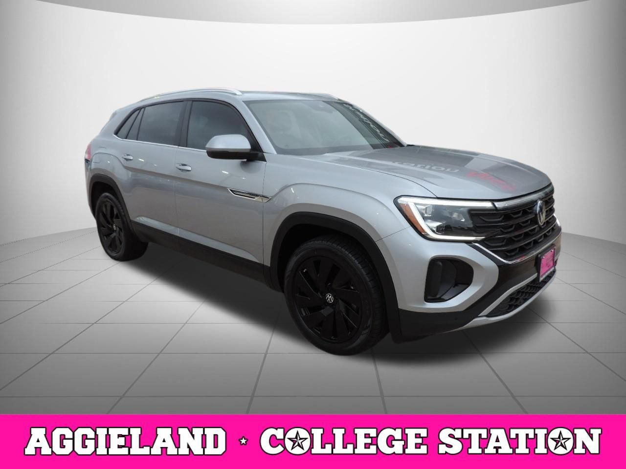 Used 2024 Volkswagen Atlas Cross Sport SE FWD image 3