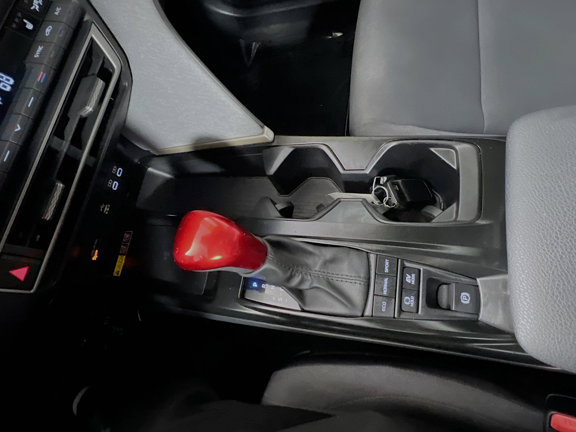 Used 2025 Toyota Camry LE w/ Convenience Package FWD image 25