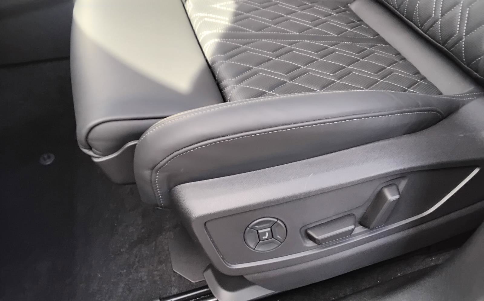 New 2025 Audi SQ5 Premium Plus image 15