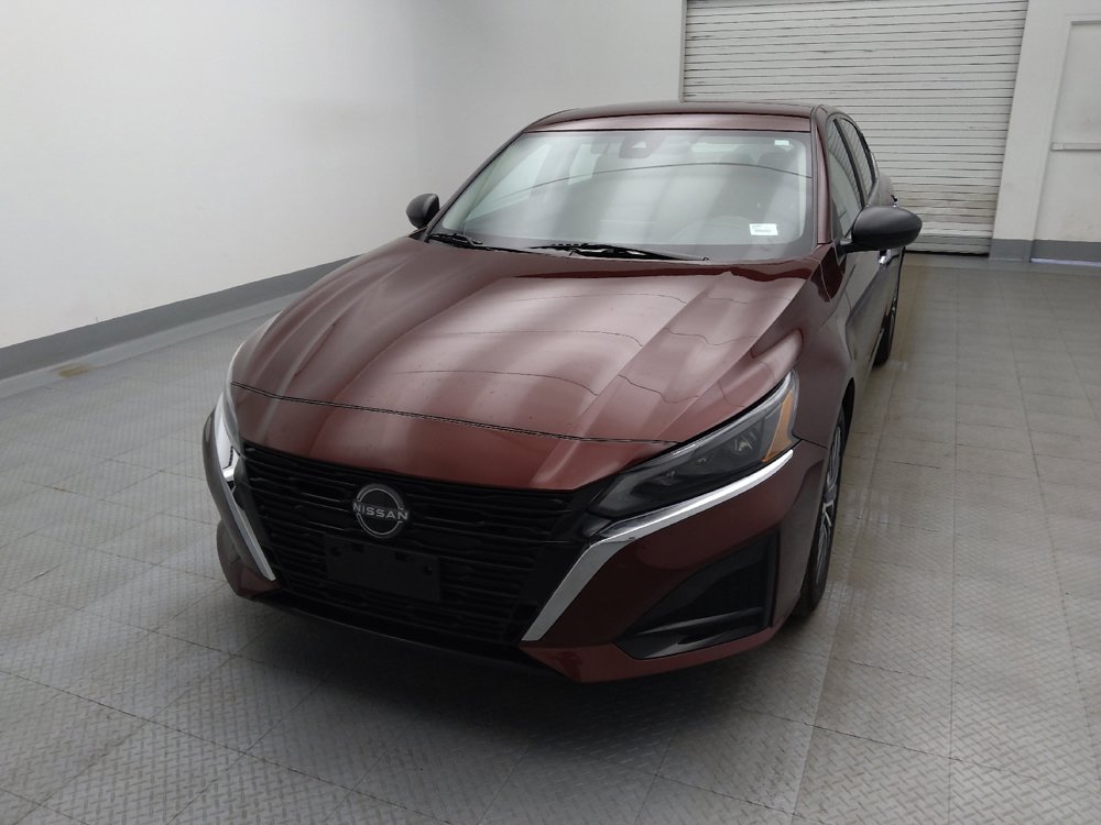 Used 2025 Nissan Altima 2.5 SV FWD image 15
