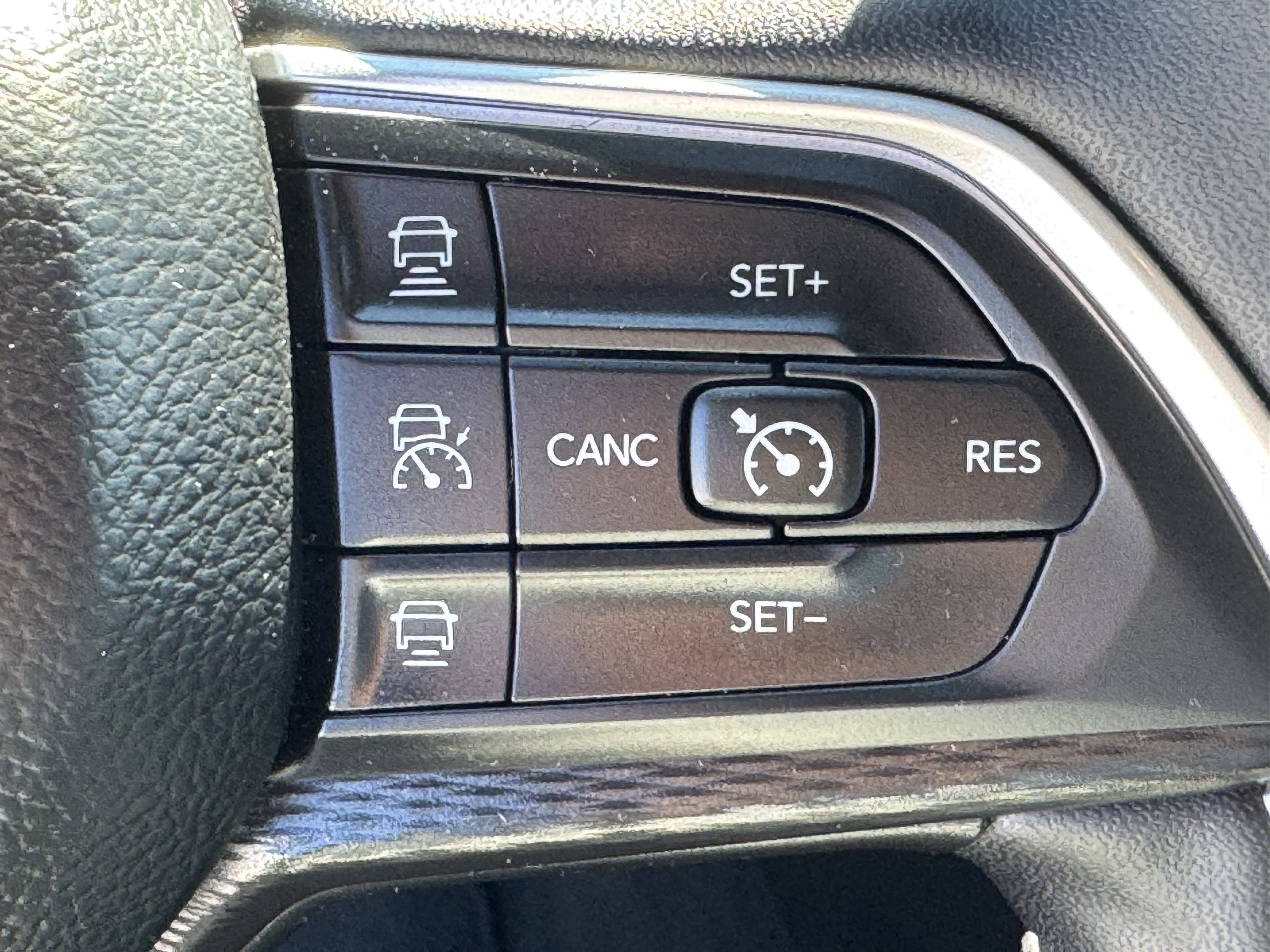 Used 2025 Jeep Grand Cherokee Altitude image 23