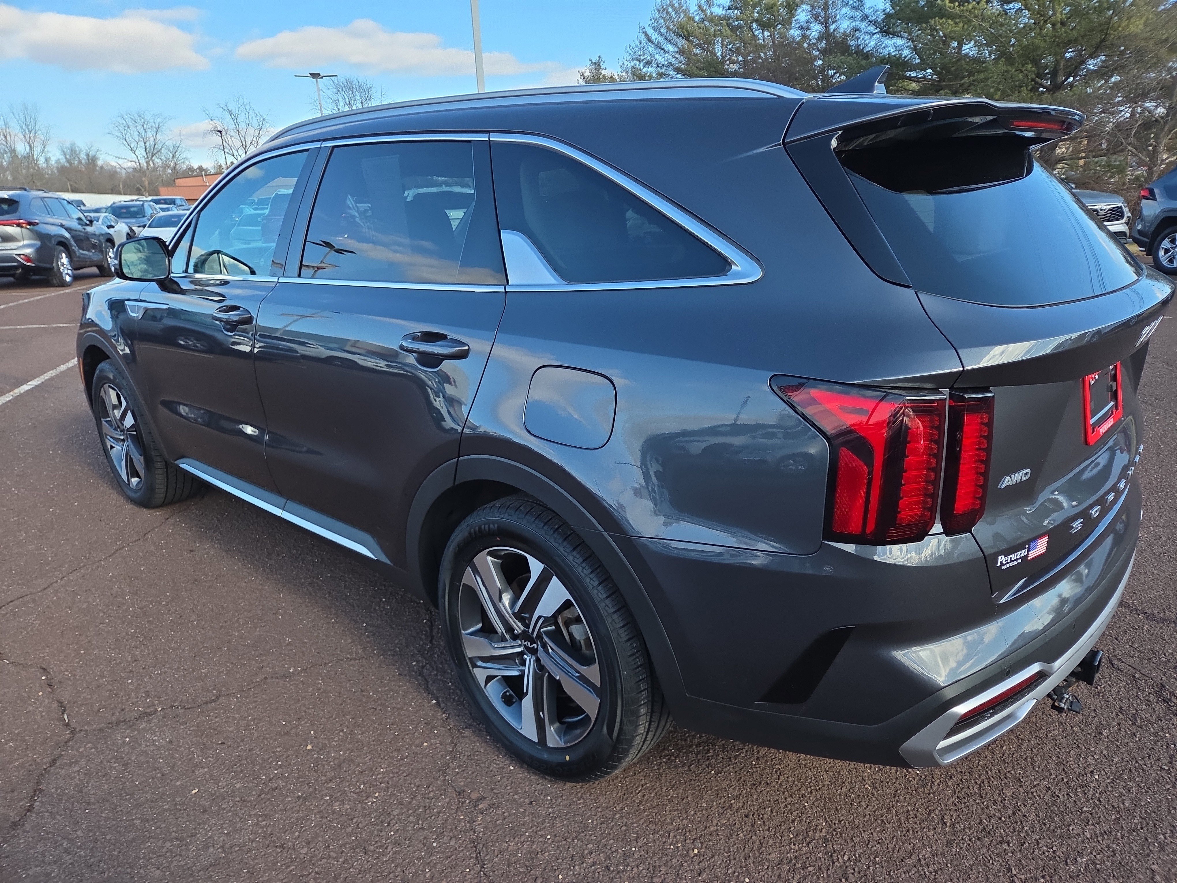 Used 2022 Kia Sorento EX w/ Panoramic Sunroof Package image 5