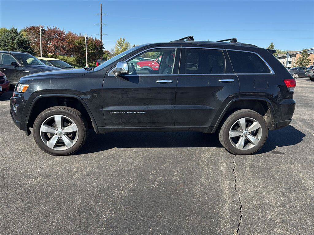 Used 2016 Jeep Grand Cherokee Overland w/ Advanced Technology Group AWD/4WD image 2