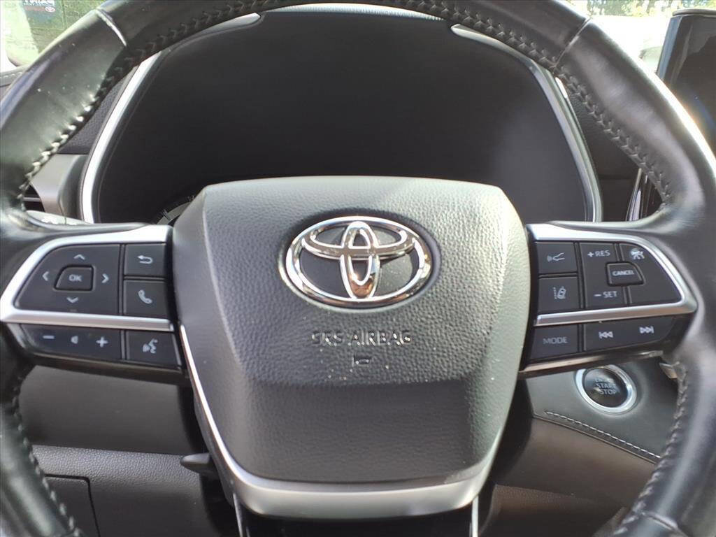 Used 2021 Toyota Highlander Limited AWD/4WD image 26