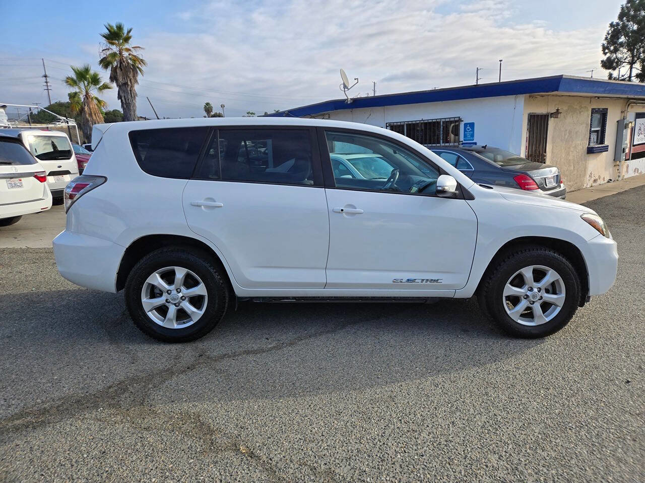 Used 2012 Toyota RAV4 EV image 17